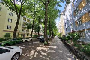 Altbau-Perle*City West*MIT LIFT*Parkett*Balkon