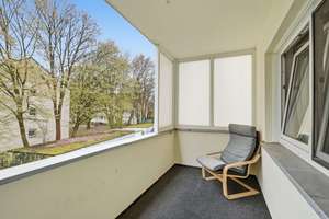 3-Zimmer-Wohnung mit Loggia – modernisiert in Bonn-Mehlem – Die vollständige Adresse der Immobilie erhältst du vom Anbieter., 53179 Lannesdorf, Bonn – Vorschaubild 2