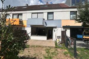 Viel Platz für den Alltag: Modernisiertes Reihenmittelhaus in Fürth – 90766 Hardhöhe, Fürth – Vorschaubild 22