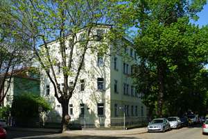Cotta: Hochparterre + EBK + Wanne