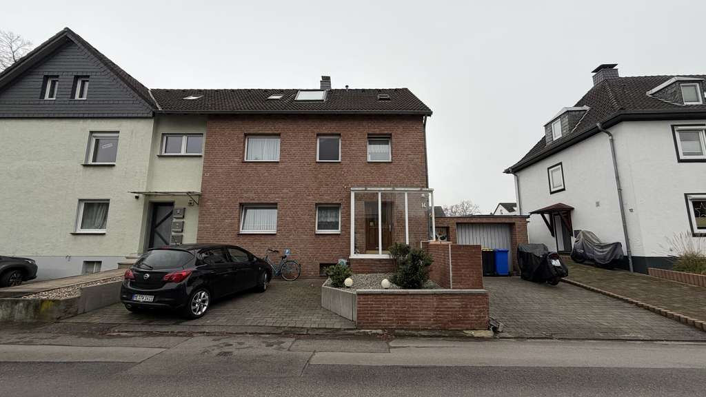 Immobilie in Hilden - 5,64% Rendite im Herzen von Hilden
Mehrfamilienhaus mit vier Einheiten - Bild 0
