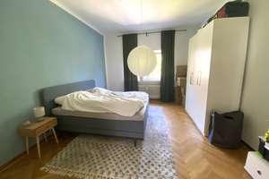 🏡 Charmante 2,5-Zimmer-Altbauwohnung mit Balkon & Echtholzboden ✨