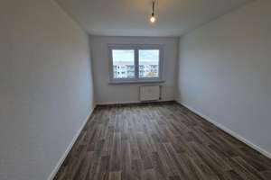 ***AB 15.07.2026*** 3-Zimmer-Wohnung im 5. Obergeschoss zu vermieten – Ringstraße 135, 4209 Grünau-Mitte, Leipzig – Vorschaubild 2