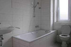 *große 2-Zimmer-Wohnung mit Wohnküche sucht neuen Mieter* – Michaelstr. 27, 47055 Wanheimerort, Duisburg – Vorschaubild 2