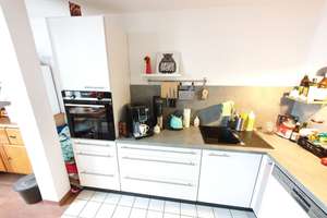 Einbauküche und Tageslichtbad - Extravagante, geräumige 2-Zi.-Maisonette über den Dächern Erfurts! – Oststraße a.A., 99086 Ilversgehofen, Erfurt – Vorschaubild 7