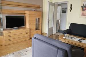 Befristet April bis August: WG geeignete 3-Zimmer Wohnung