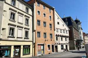 Einzigartig und geschichtsträchtig – Altstadthaus als Einzeldenkmal in Toplage der Keplerstraße – Die vollständige Adresse der Immobilie erhältst du vom Anbieter., 93047 Innenstadt, Regensburg – Vorschaubild 1