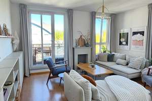 Wohntraum in Villenanlage: 3-Zimmer Wohnung mit beeindruckender Dachterrasse nahe Orankesee