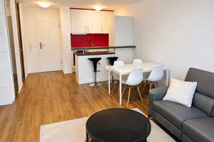 Bieterverfahren | Stilvoll modernisierte 2-Zimmer-Wohnung mit Balkon in Stuttgart-Stammheim