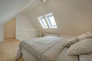 Ohne Makler: Lichtdurchflutete Maisonette- Endetage mit Galerieebene und Loggia – Die vollständige Adresse der Immobilie erhältst du vom Anbieter., 22335 Fuhlsbüttel, Hamburg – Vorschaubild 8