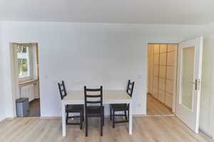 Gepflegte 1-Zimmer-Hochparterre-Wohnung mit EBK in München-Moosach – Rigaerstrasse 21, 80992 München – Vorschaubild 2
