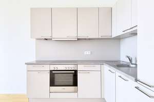 Praktisch und modern: 3-Zi.-Wohnung mit Einbauküche, Balkon und zwei Bädern – Rheinallee 70, 55120 Neustadt, Mainz – Vorschaubild 8