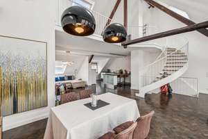 Wo einst „Ja“ gesagt wurde: Stilvolle Maisonette im historischen Standesamt mit Einliegerwohnung!