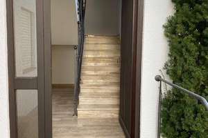 Großzügige und helle Galeriewohnung in grüner Lage – Dorfstr. 6, 85567 Grafing bei München – Vorschaubild 2