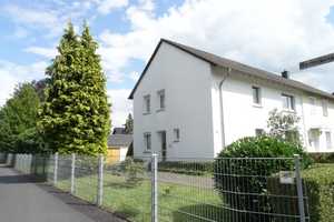 DHH, sehr ruhig und verkehrsgünstig gelegen, mit idyllischem Garten.  OHNE MAKLER .        – Hochmeisterstrasse 16, 53757 Rhein-Sieg-Kreis – Vorschaubild 3