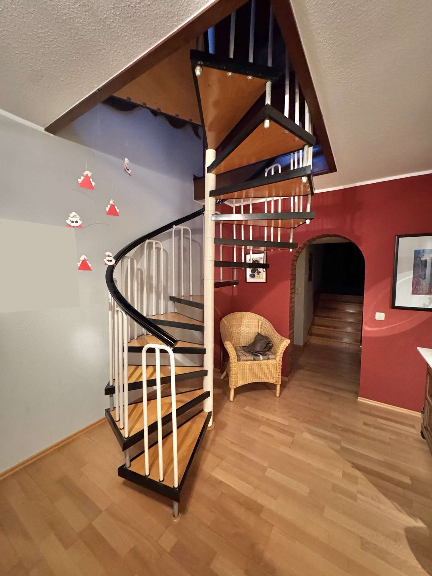 Immobilie in Gehrden - Ihr neues IMMOBILIEN QUARTIER: Gepflegtes 2-Fam.-Haus mit viel Charme & hinlänglich Platz - Bild 15