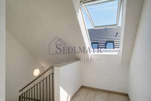 VERMIETUNG: Erstbezug - Traumhafte Dachgeschosswohnung mit Loggia & Balkon in Obermenzing! – Die vollständige Adresse der Immobilie erhältst du vom Anbieter., 81247 Obermenzing, München – Vorschaubild 2