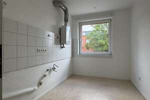 Ruhige 4-Zimmer-Wohnung mit Loggia und Blick ins Grüne in Hannover – Thüringer Str. 47, 30179 Vahrenheide, Hannover – Vorschaubild 3