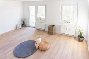 Tolle 4-Raum-Etagenwohnung mit Einbauküche und 2 Bädern – Am Bernsdorfer Hang 2, 9126 Bernsdorf, Chemnitz – Vorschaubild 1