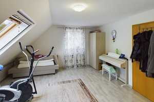 Einziehen, wohlfühlen, durchatmen - Großzügige Doppelhaushälfte mit Einliegerwohnung und Garten – Reutlingen (Kreis) – Vorschaubild 19