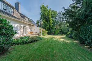 Stilvolle Villa mit großzügigem Grundstück in direkter Rheinnähe – Die vollständige Adresse der Immobilie erhältst du vom Anbieter., 40593 Urdenbach, Düsseldorf – Vorschaubild 3