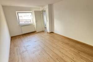 
Freistehendes Einfamilienhaus / Zweifamilienhaus frisch renoviert & sofort bezugsfertig – Die vollständige Adresse der Immobilie erhältst du vom Anbieter., 58091 Eilpe, Hagen – Vorschaubild 6
