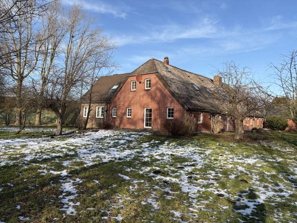 Immobilie in Stadland - Ferienhaus mit 4 Wohneinheiten, Pool, Sauna, und Indoor-Spielplatz - Bild 2