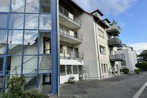 Große 2-Zimmer-Wohnung mit Balkon und Stellplatz nahe dem Stadtzentrum von Bad Neustadt