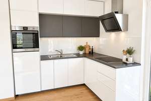 Lichtdurchflutete 2-Zimmerwohnung mit Süd-/Westbalkon in Feldmoching – 80935 Lerchenau-Ost, München – Vorschaubild 2