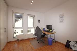 Helle Dachgeschosswohnung mit Sonnenloggia und TG-Stellplatz in Wiesbaden-Erbenheim – Die vollständige Adresse der Immobilie erhältst du vom Anbieter., 65205 Erbenheim, Wiesbaden – Vorschaubild 16