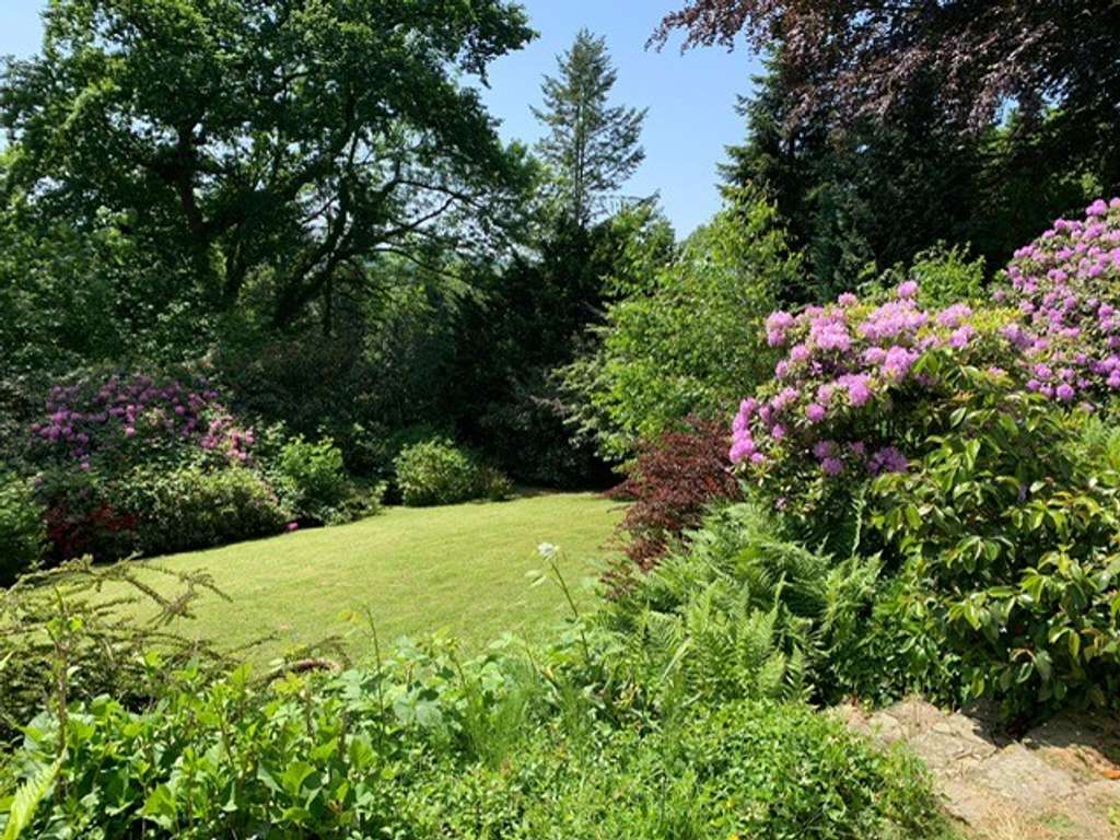 Immobilie in Hennef (Sieg) - Viel Platz, viele Möglichkeiten: Zweifamilienhaus mit großem Garten in Hennef-Allner - Bild 2