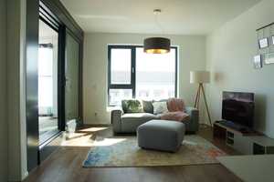 Einziehen, losleben - wunderschöne helle 3 Zimmer Wohnung mit Loggia in Nürnberg – Ostendstrasse 123, 90482 Nürnberg – Vorschaubild 1