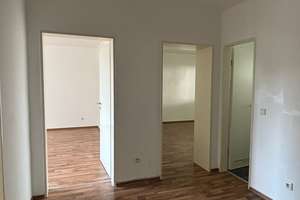 wunderschöne 3-Zimmer - Wohnung mit Balkon !