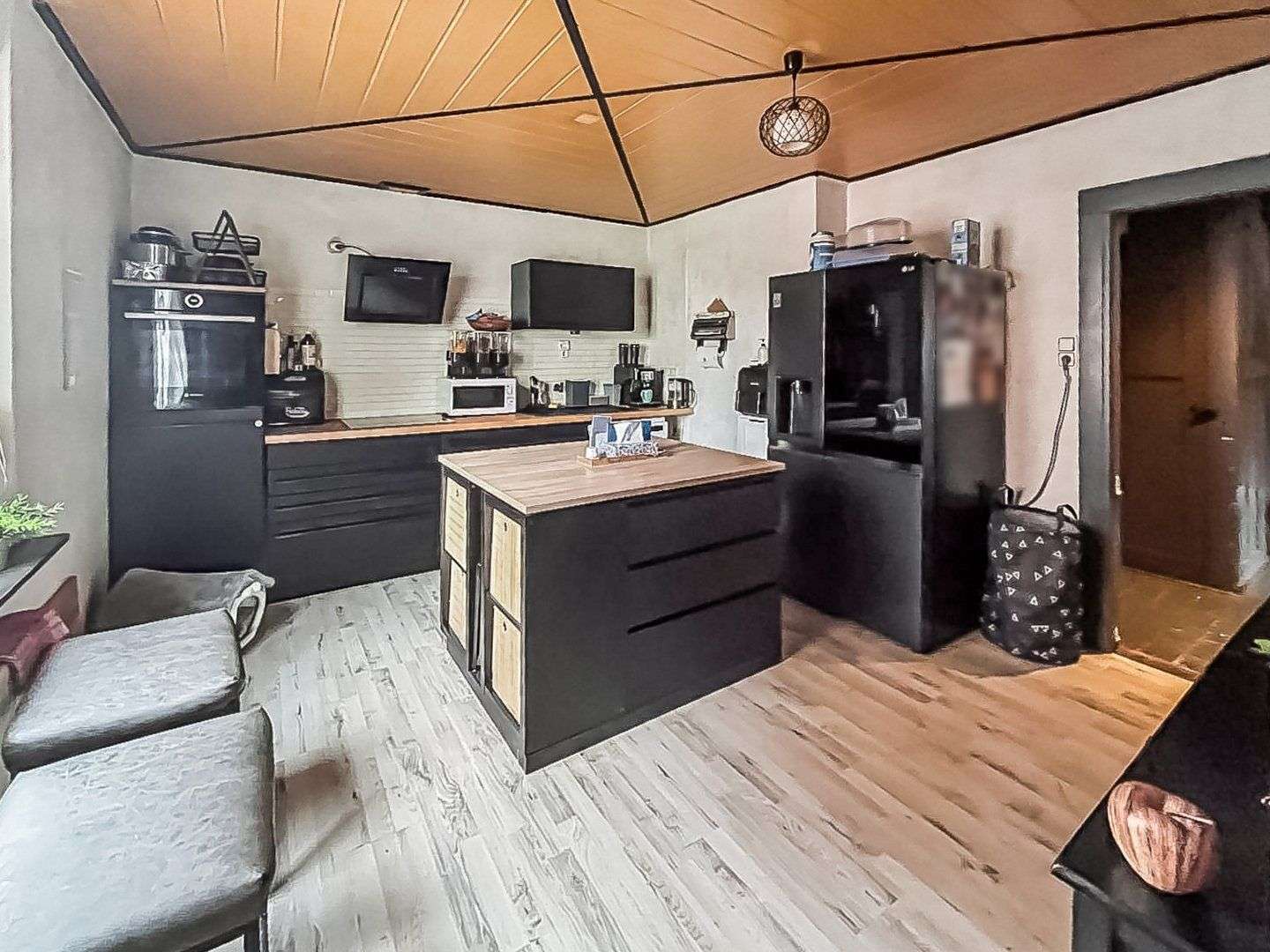 Immobilie in Nordenham - Komfortables und energetisch saniertes Einfamilienhaus mit viel Platz in Nordenham-Einswarden  - Bild 2