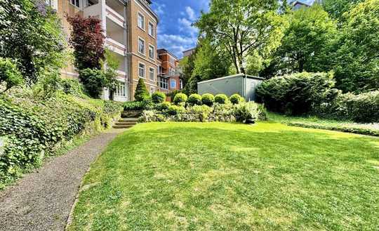 Sanierte Dachgeschosswohnung in Top-Lage - mit Garten und Zugang zur Oker