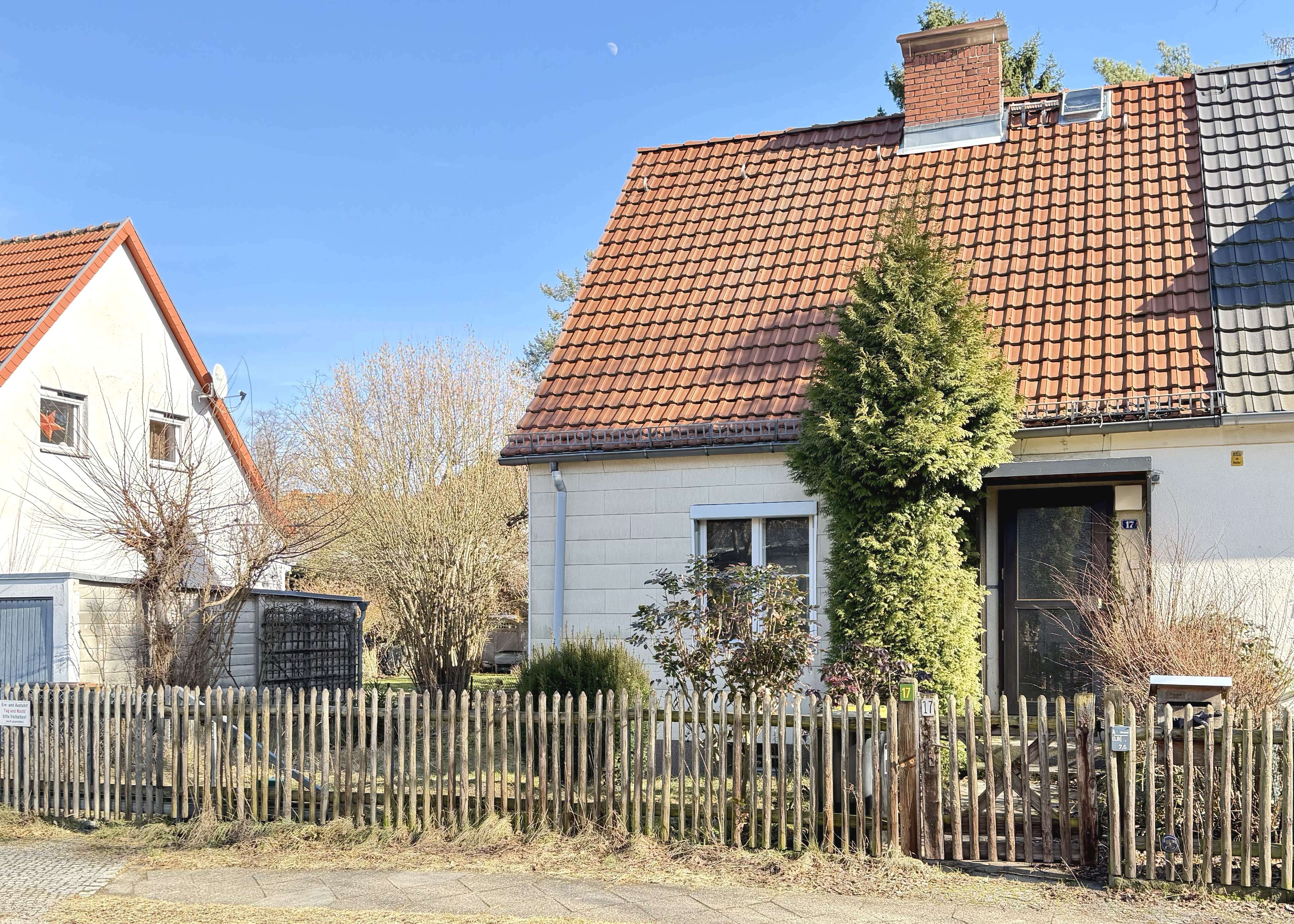Doppelhaushälfte mit Potenzial in ruhiger Lage von Lankwitz, Berlin – Bild 2