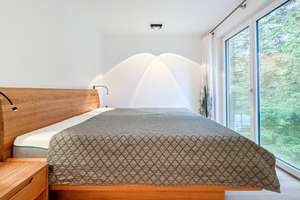 Luxuriöse vollmöblierte Designerwohnung in Harlaching mit Einbauküche und Balkon – Geiselgasteigstraße 100, 81545 Harlaching, München – Vorschaubild 10
