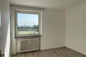 Einziehen & Ausblick genießen – Renovierte 2-Zimmer-Wohnung mit Fernsicht auf Erbbaugrund – Lübeck – Vorschaubild 4