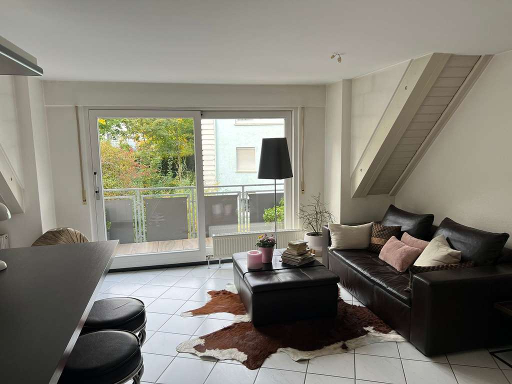 Großzügige 2 1/2-Zimmer-ETW + 1 zusätzliches Zimmer im 2. DG in Heilbronn-Böckingen