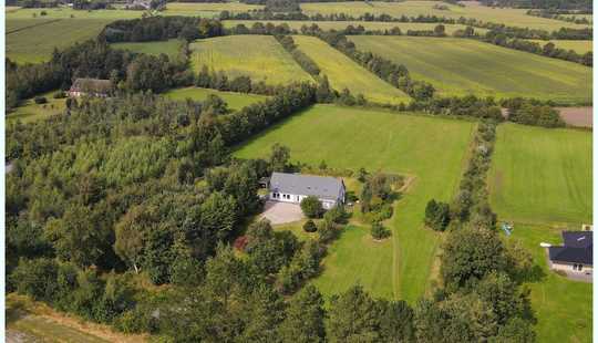 Bild von NATUR PUR: Nordisches Landhaus im TOPZUSTAND inmitten 16.000qm traumhaftem Naturgartenareal !