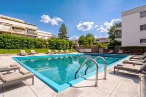 Gartenfeeling und Pool: Moderne und helle 2,5-Zimmer-Wohnung mit Südterrasse und Balkon – Die vollständige Adresse der Immobilie erhältst du vom Anbieter., 81929 Johanneskirchen, München – Vorschaubild 3