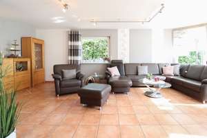 Neuer Preis! Zweifamilienhaus mit großem Garten für mehrere Generationen in Paderborn-Sennelager – Die vollständige Adresse der Immobilie erhältst du vom Anbieter., 33104 Schloß Neuhaus, Paderborn – Vorschaubild 3