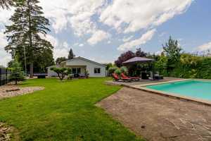TRAUMLIEGENSCHAFT - Charmanter Bungalow mit großem Grundstück und Pool in bester Lage von Talheim – Heilbronn (Kreis) – Vorschaubild 8