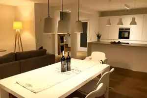Stilvoll & Modern: Exklusive Doppelhaushälfte in Bestlage von Bad Bramstedt mit unverbaubarem Blick – An der Osterau 22b, 24576 Segeberg (Kreis) – Vorschaubild 13
