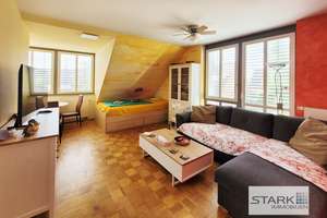 Ruhig gelegene Stadtwohnung mit elegant geschwungenem Balkon Richtung Festungsberg – 97082 Altstadt, Würzburg – Vorschaubild 3
