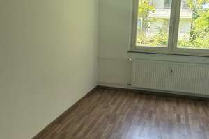 2-Zimmer-Balkonwohnung mit Laminat, Tapeten und modernem Wannenbad – Lehnackerstraße 54, 47179 Fahrn, Duisburg – Vorschaubild 9