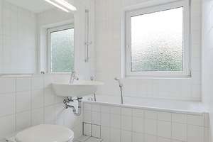 Krefeldstr. 5, 1 R - Schöne 3-Zimmer Wohnung mit Tageslichtbad – Krefeldstr. 5, 38108 Wabe-Schunter-Beberbach, Braunschweig – Vorschaubild 1