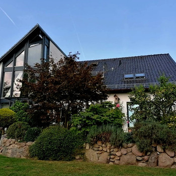 WUNDERSCHÖNES ZWEIFAMILIENHAUS IN EINMALIGER LAGE DIREKT AN DER SCHLEI LOUISENLUND