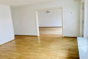 Ruhige, großzügige vier Zimmer Wohnung in Stuttgart-Möhringen   – Die vollständige Adresse der Immobilie erhältst du vom Anbieter., 70567 Möhringen-Süd, Stuttgart – Vorschaubild 4