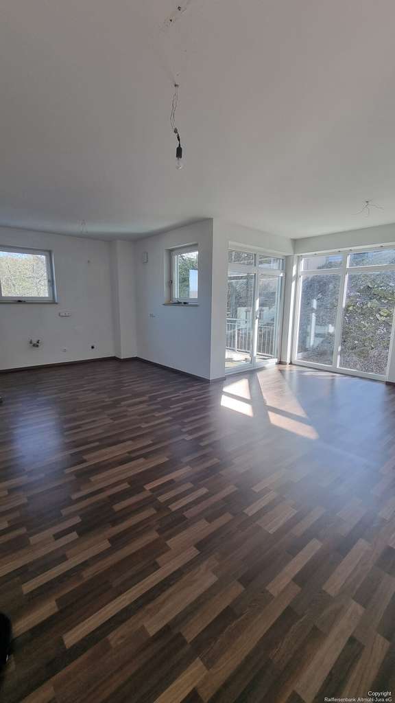 Immobilie in Dietfurt an der Altmühl - Anschauen & Einziehen  Topmoderne und großzügige 3 ZKB Wohnung mit sonnigem Balkon und Garage in Tög - Bild 2